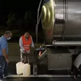 FORO AGRO GANADERO, El Seprona se desplaza al punto de captación del río Tambre para investigar el vertido de purines