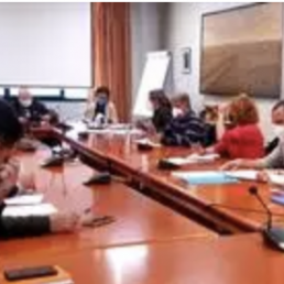 FORO AGRO GANADERO, Junta y sector apícola coordinan alegaciones al borrador del decreto estatal sobre la investigación de la varroa