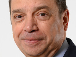 Luis Planas destaca que la nueva Política Agraria Común reforzará las buenas prácticas laborales, foto ministro luis planas