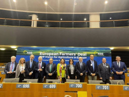 Asaja participa en el European Farmers' Deal para abordar el futuro de la agricultura en Parlamento Europeo