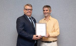 Un ingeniero agrónomo navarro, doctorado en la UPNA, recibe un premio de la Asociación Americana de Ciencias Lácteas