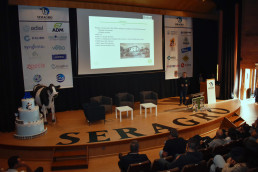 El tradicional brindis de la leche clausura las XX Jornadas Técnicas de Vacuno de Leche de Seragro