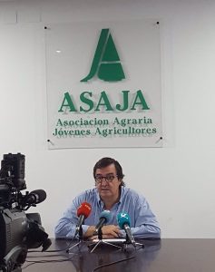 Asaja Extremadura reclama una partida en los PGEx 2024 para los 2.100 ganaderos "excluídos" de las ayudas por la EHE
