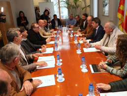Mazón se compromete a defender las reivindicaciones de los agricultores en Madrid y Bruselas