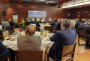 El Gobierno regional apuesta por tecnificar y modernizar las explotaciones agrarias