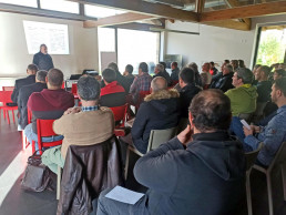 Más de cien entidades del agro vizcaíno estudian medidas para revitalizar el sector