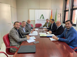 Junta y Sociedad Mercantil de Infraestructuras Agrarias analizan los proyectos de modernización de regadío en marcha