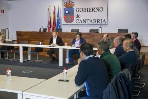 El Gobierno diseña junto al sector lácteo una estrategia para mejorar su rentabilidad