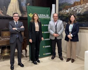 Caja Rural de Extremadura y Aeceriber colaborarán en la defensa del porcino ibérico
