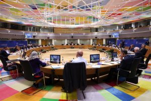 Los líderes de la UE piden a Bruselas relajar normas para canalizar más ayudas nacionales a los agricultores