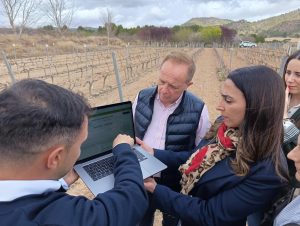 La Comunidad apuesta por la digitalización agrícola con la instalación de sensores y redes de monitorización de plagas
