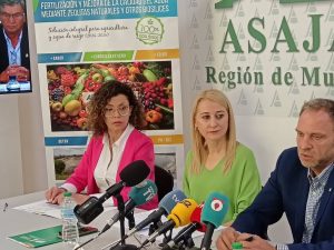 ASAJA Murcia presenta un nuevo fertilizante que no contamina el Mar Menor