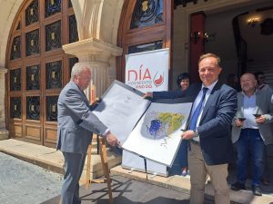 El IMIDA premiada por la DOP de Yecla por su labor y apoyo en favor de la agricultura y el sector vitivinícola