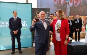 La empresa 'Rivalcato' gana el Concurso 'Jamón de Oro' de Jerez de los Caballeros