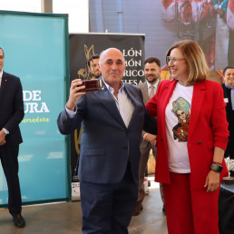 La empresa 'Rivalcato' gana el Concurso 'Jamón de Oro' de Jerez de los Caballeros
