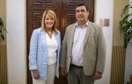  El Ayuntamiento de Huelva renueva su compromiso con el Congreso Internacional de Frutos Rojos