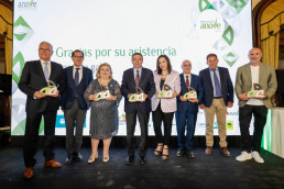 Luis Planas recibe el premio honorífico de Anove por su trabajo en favor de las nuevas técnicas de edición genética durante la presidencia española de la UE