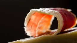 Consumir 50 gramos diarios de jamón de bellota reduce la presión arterial