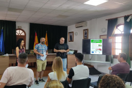 El Ifapa imparte en Íllar un taller para dar a conocer el cultivo de pitahaya y 