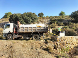 Agricultura suministra 2,7 millones de litros de agua a 65 explotaciones ganaderas para la supervivencia de reses