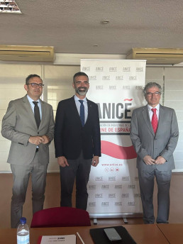 Fernández-Pacheco destaca el potencial del sector cárnico andaluz que con 482 empresas exporta 380 millones al año