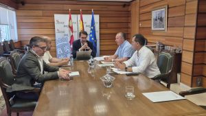 Asaja Salamanca pide a Suárez-Quiñones medidas para compatibilizar la fauna silvestre con las explotaciones ganaderas