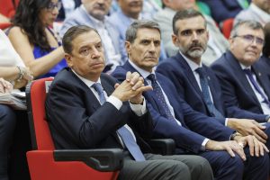 Planas resalta la pertinencia de estudiar la vacunación "obligatoria" del ganado contra la lengua azul