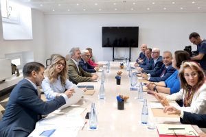 El sector porcino pide que España negocie con China los aranceles, que afectan ya a mil contenedores aragoneses