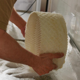 China impone aranceles provisionales de hasta el 42,7% a productos lácteos de la UE