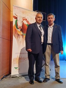 Rufino Álamo subraya el compromiso de los veterinarios de bovino con un sector estratégico para España