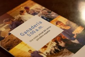 Competitividad, relevo generacional y conexión con la sociedad: las prioridades que marcarán el futuro de la ganadería española, según el informe Ganadería 5:00 a. m.